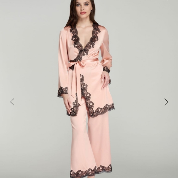 Agent Provocateur’s light pink Amelea pyjama top 2 - Picture 2 of 12